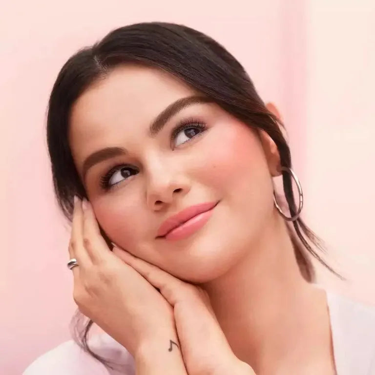 Rare Beauty Soft Pitch Blush e Iluminador Cor Worth